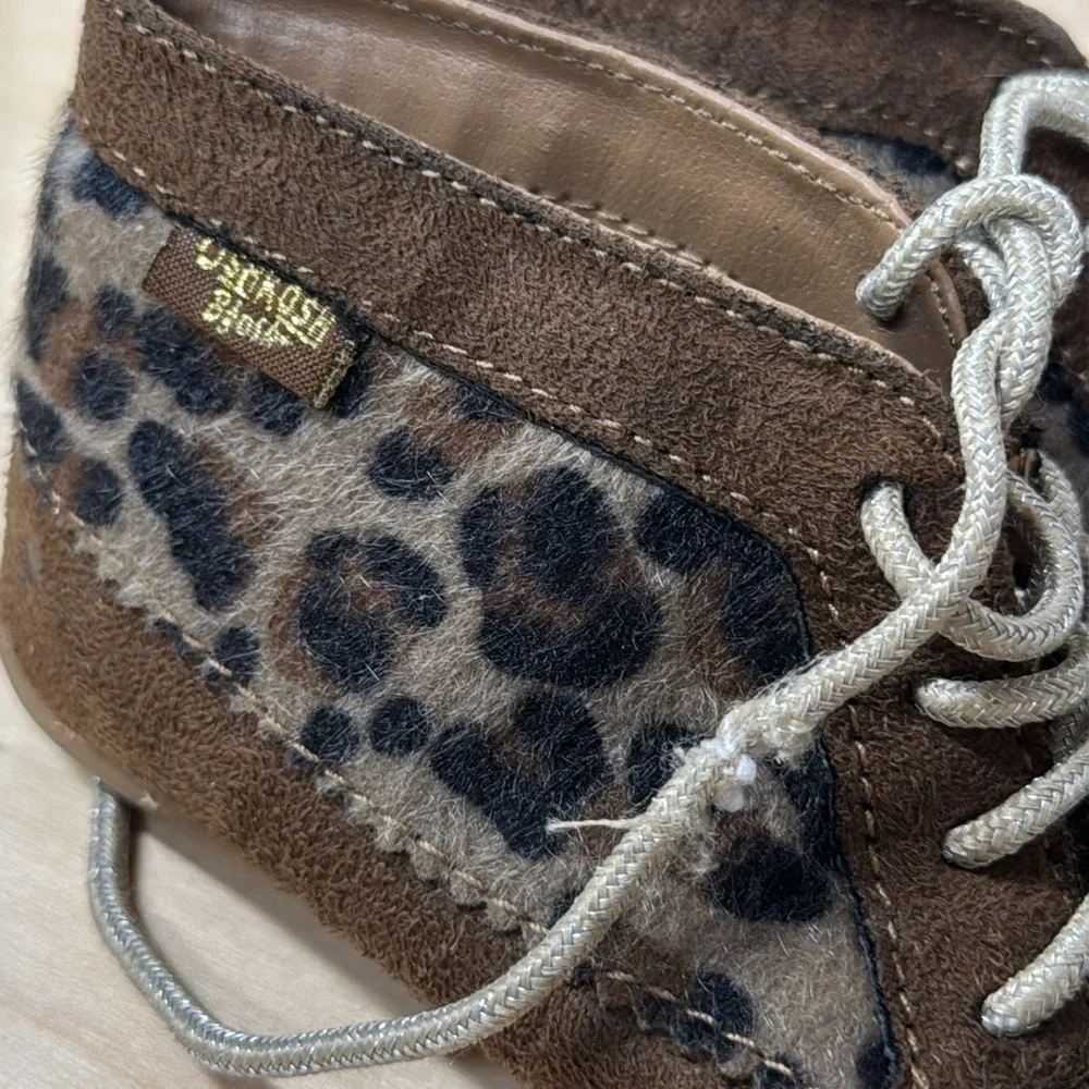 OshKosh‎ Brown suede Leopard animal print lace up moccasin Shoes size 9